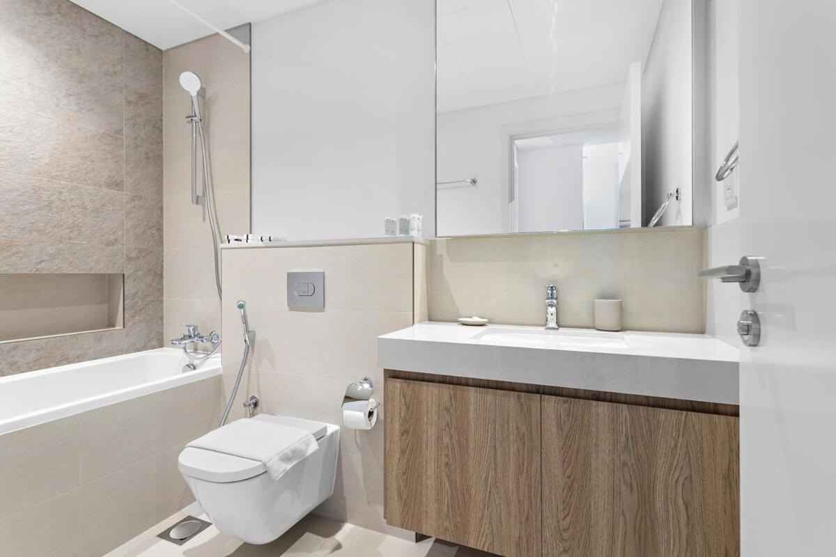 Apartment Silkhaus Lavish 1bdr In New Tower With Pool & Gym Access Dubai